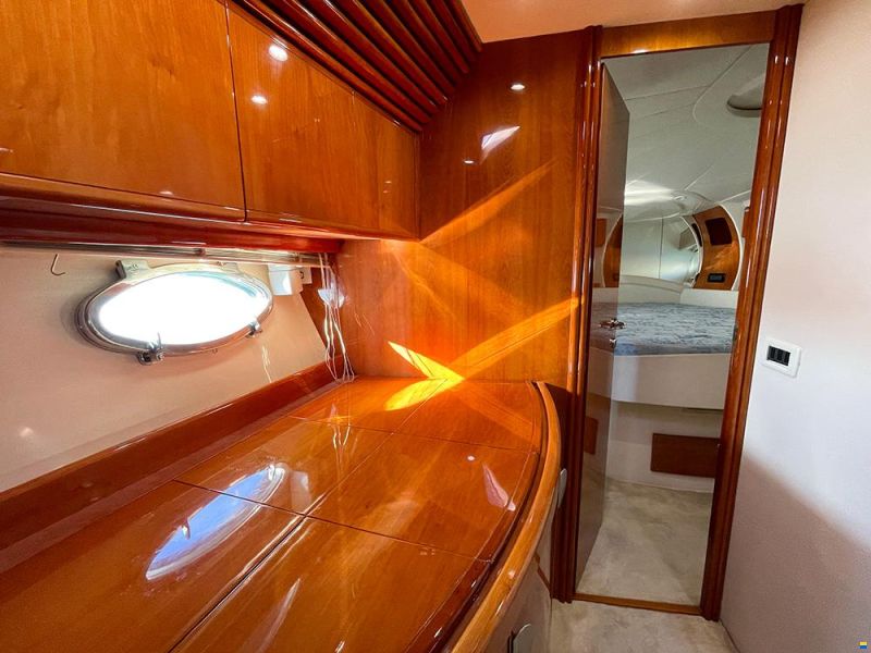 Pershing 52