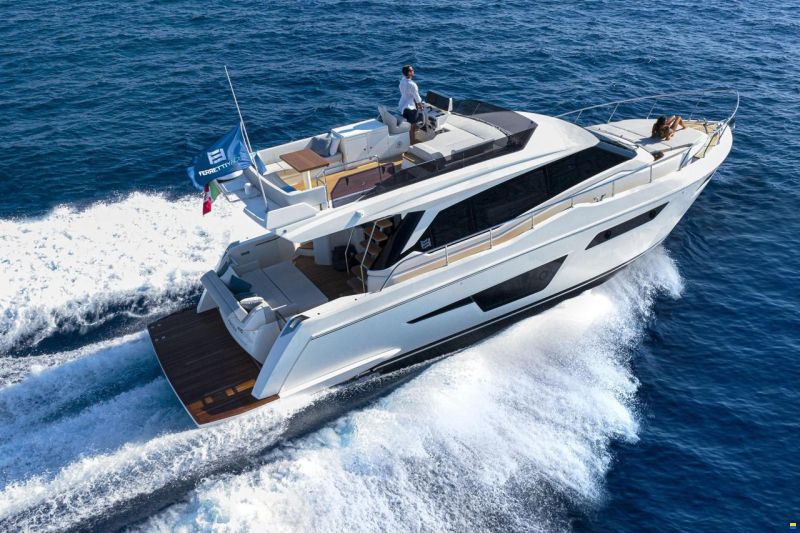 Ferretti 500
