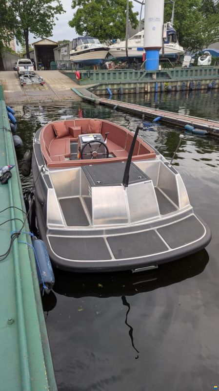 VanVossen 650 Sporttender