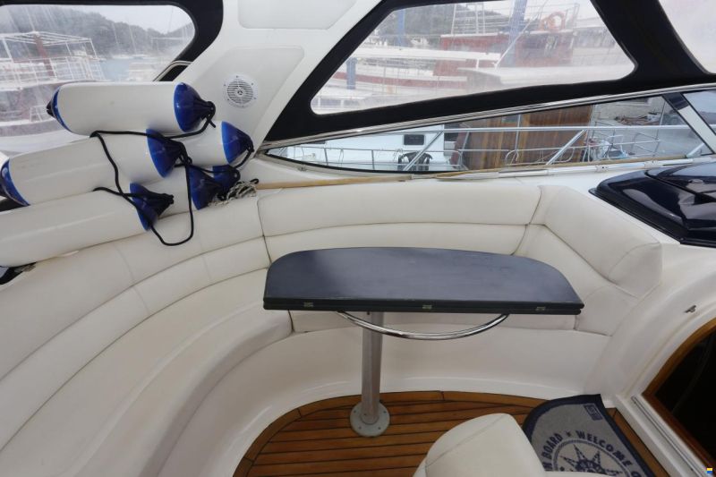 Sealine S43 Sports Cruiser