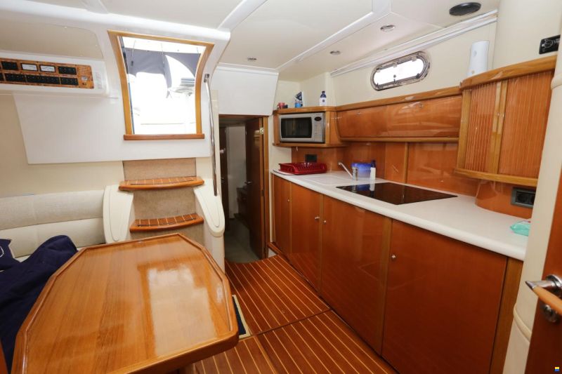 Sealine S43 Sports Cruiser