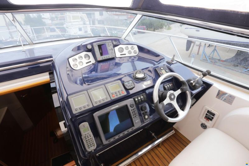 Sealine S43 Sports Cruiser