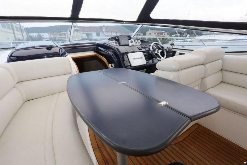 Sealine S43 Sports Cruiser