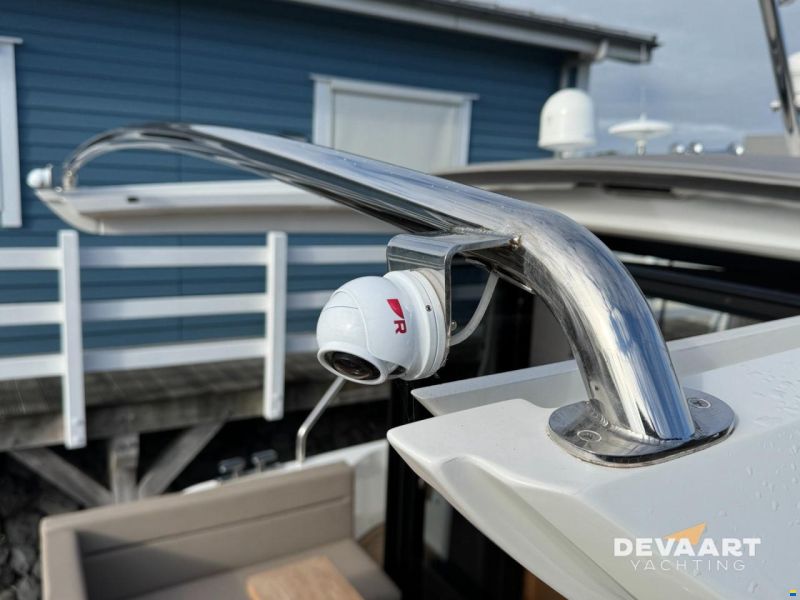 Sealine C335