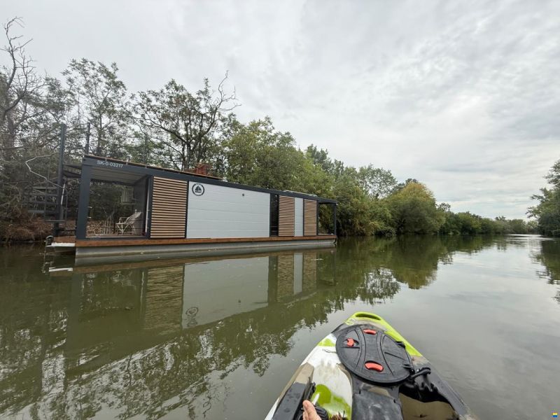 HOUSEBOAT SCHAB 12,1x3m