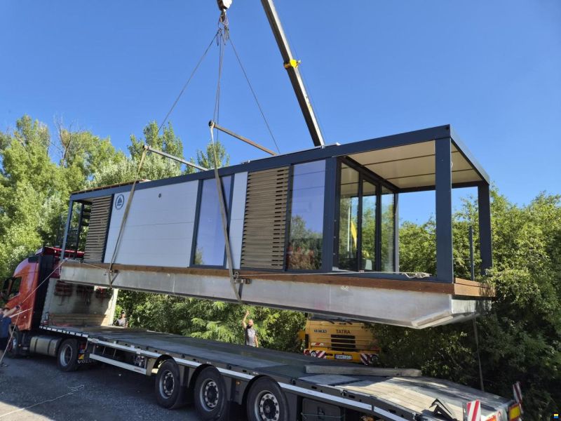 HOUSEBOAT SCHAB 12,1x3m