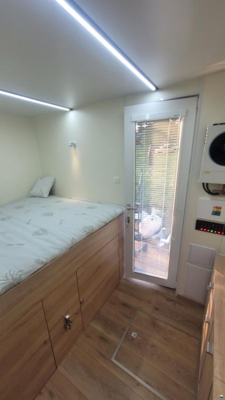 HOUSEBOAT SCHAB 12,1x3m