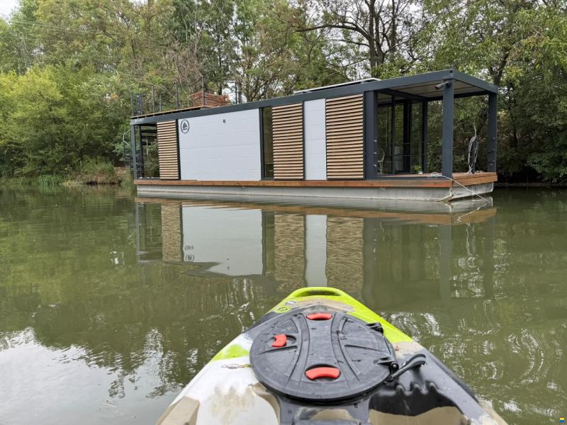 HOUSEBOAT SCHAB 12,1x3m
