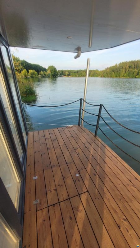 HOUSEBOAT SCHAB 12,1x3m