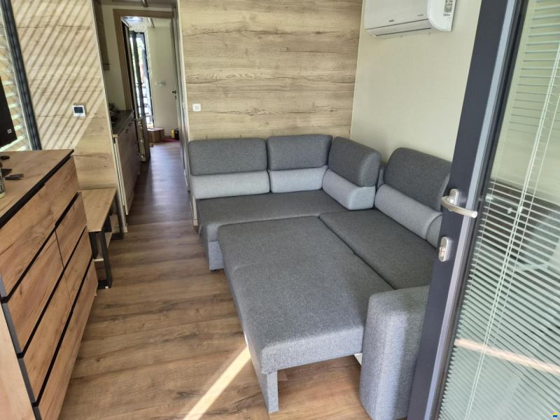 HOUSEBOAT SCHAB 12,1x3m