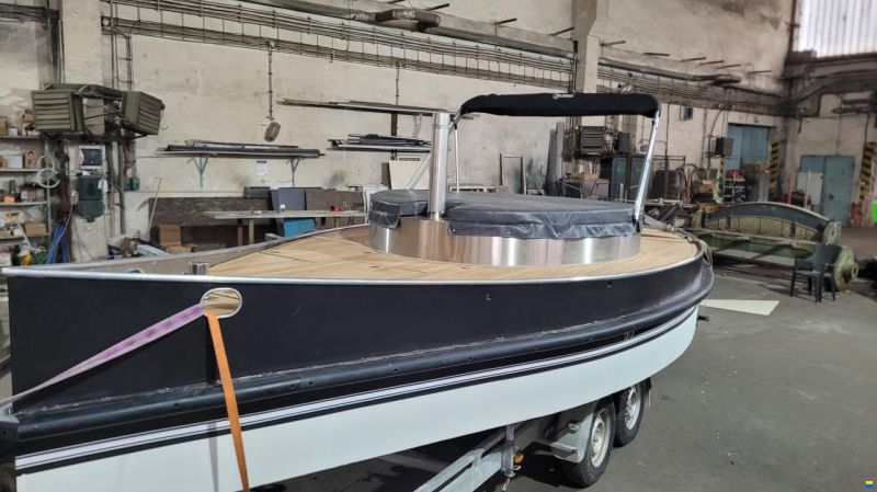 FLOATING JACUZZI