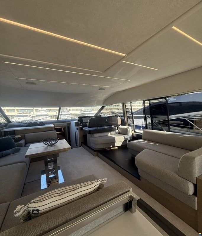 Prestige 590 Fly