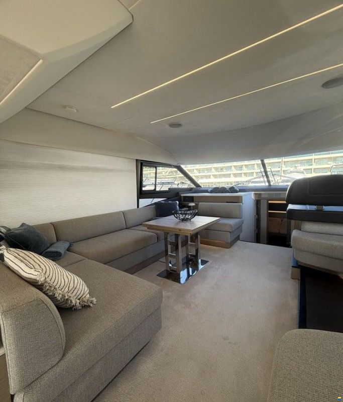 Prestige 590 Fly
