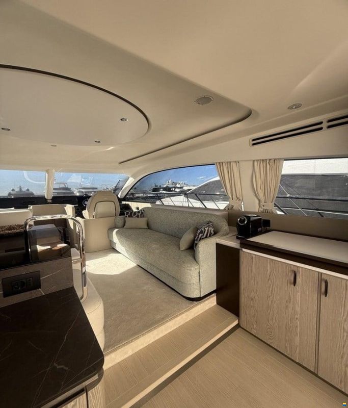 Azimut 53 Fly