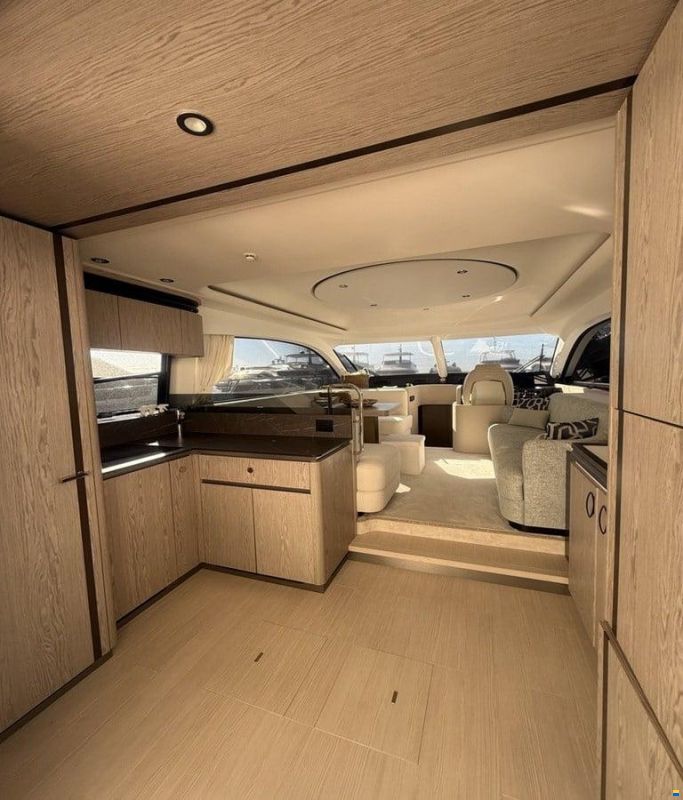 Azimut 53 Fly