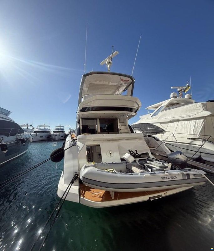 Azimut 53 Fly