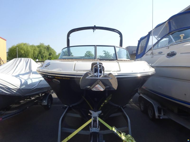 Sea Ray 250 SDXE