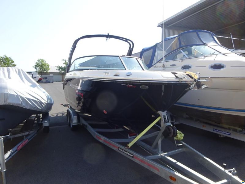 Sea Ray 250 SDXE