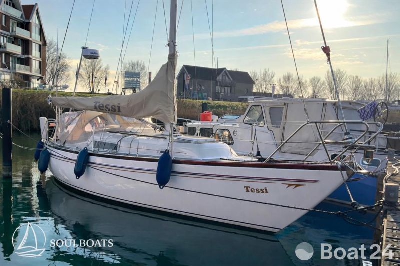 Alpha 32, Van de Stadt