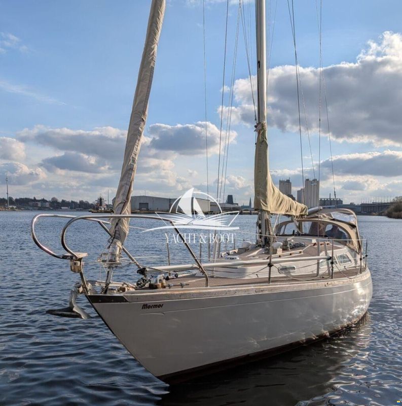 Bianca Commander 31