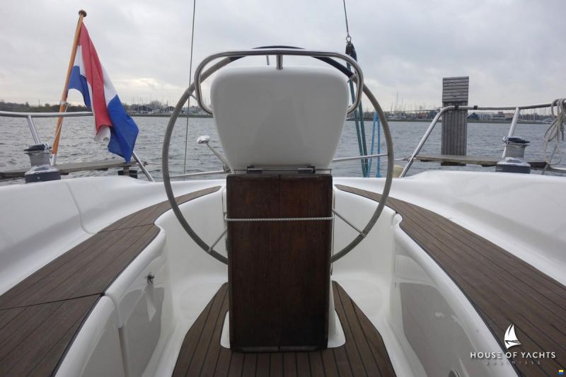 Bavaria 32