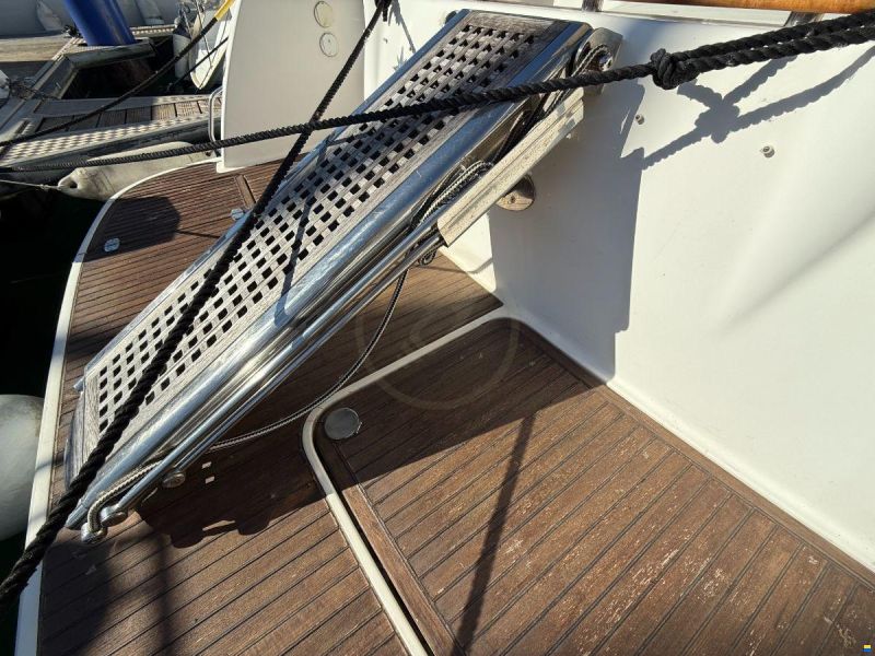 Prestige 36