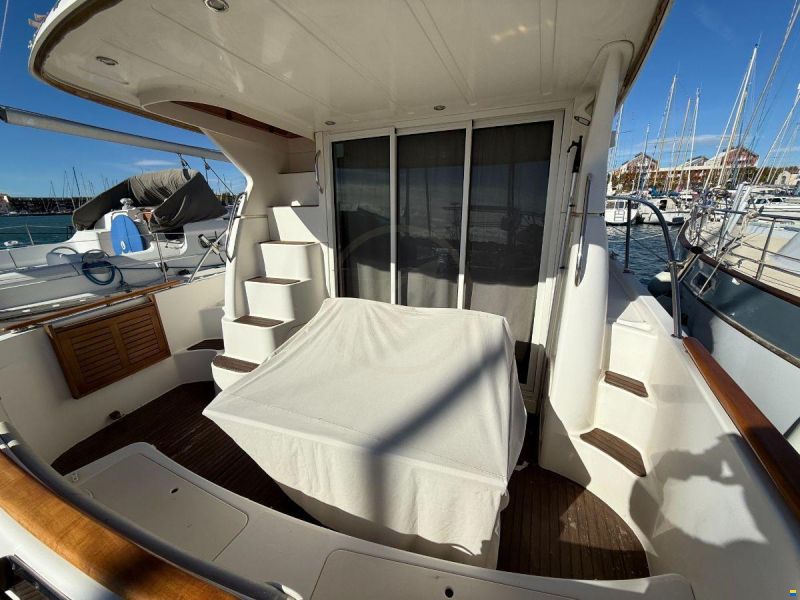 Prestige 36