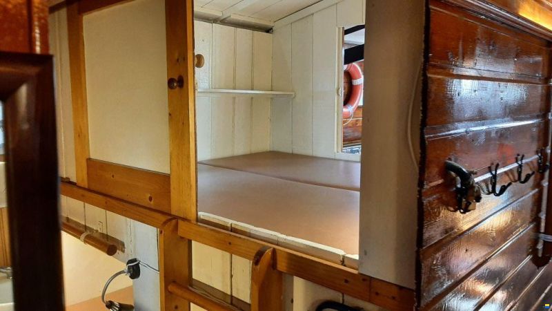 Tjalk Woonschip ex charter