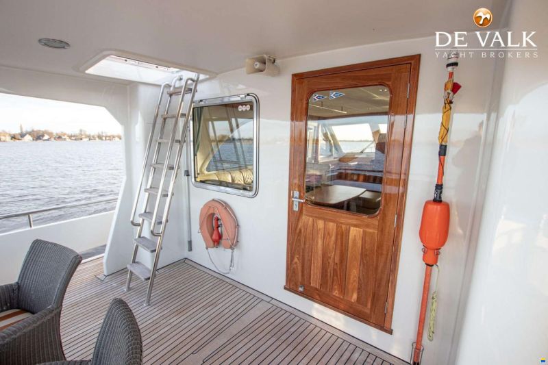 Vennekens Trawler 1800