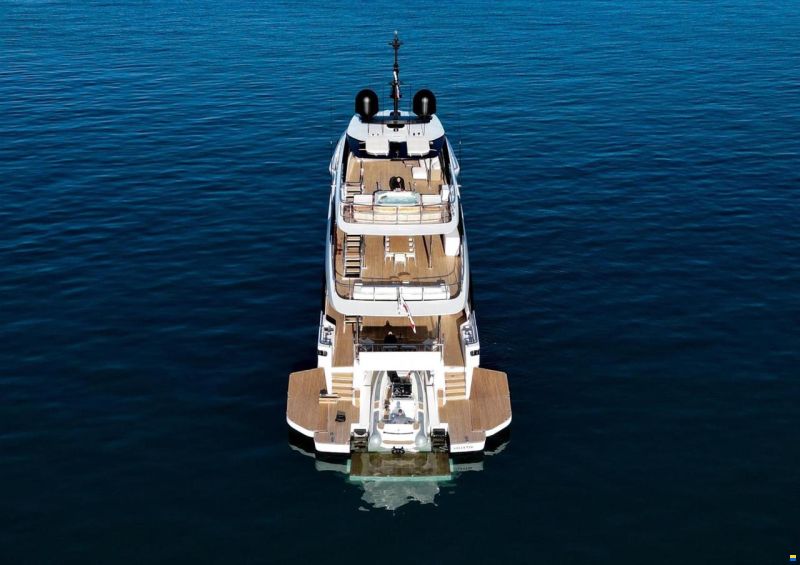 Ferretti Custom Line Navetta 38m
