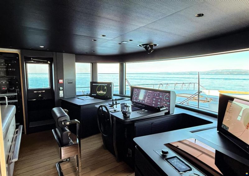 Ferretti Custom Line Navetta 38m