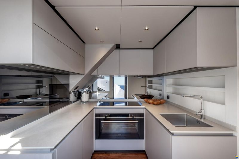 Ferretti 940