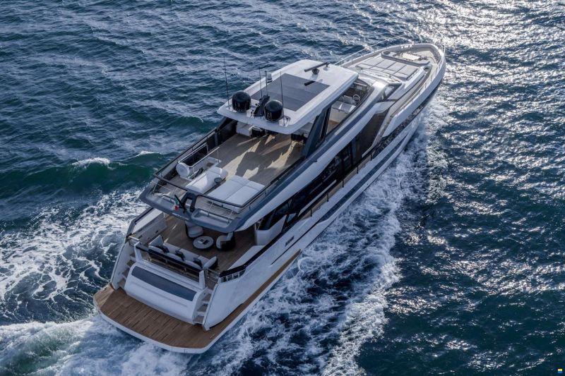 Ferretti 940