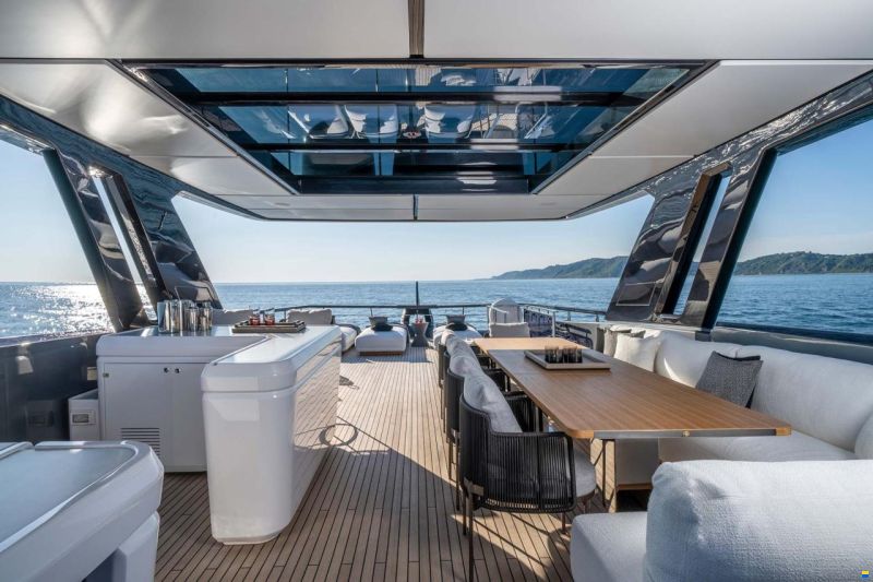 Ferretti 940