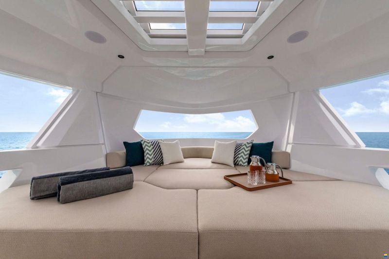 Ferretti Infynito 90
