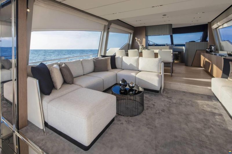 Ferretti 720