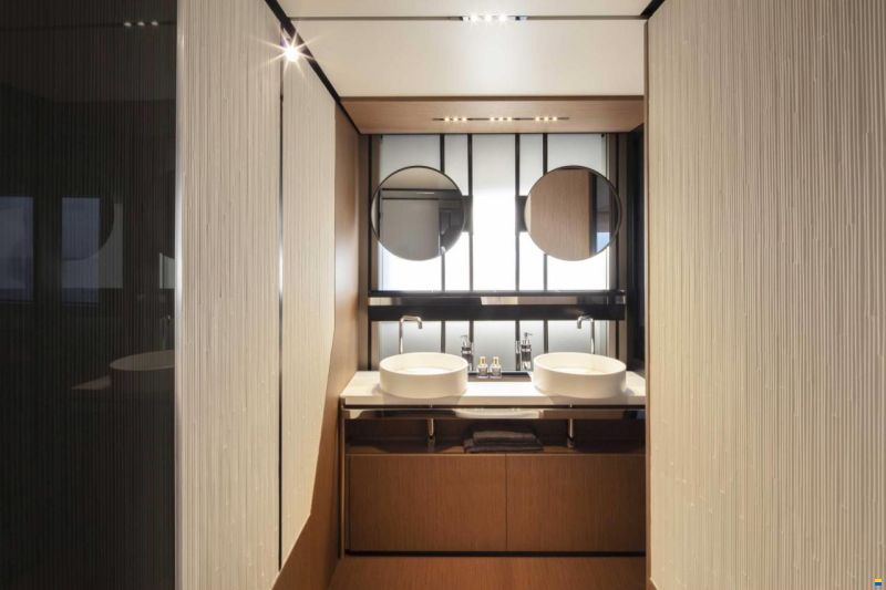 Ferretti 720