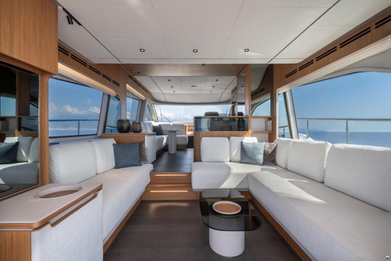 Ferretti 670