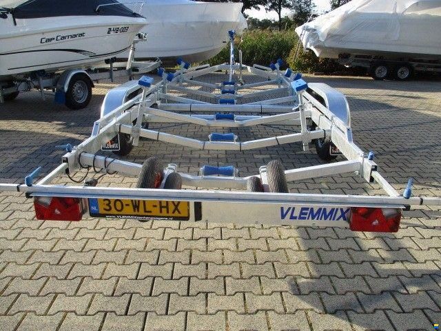 3500 kg
