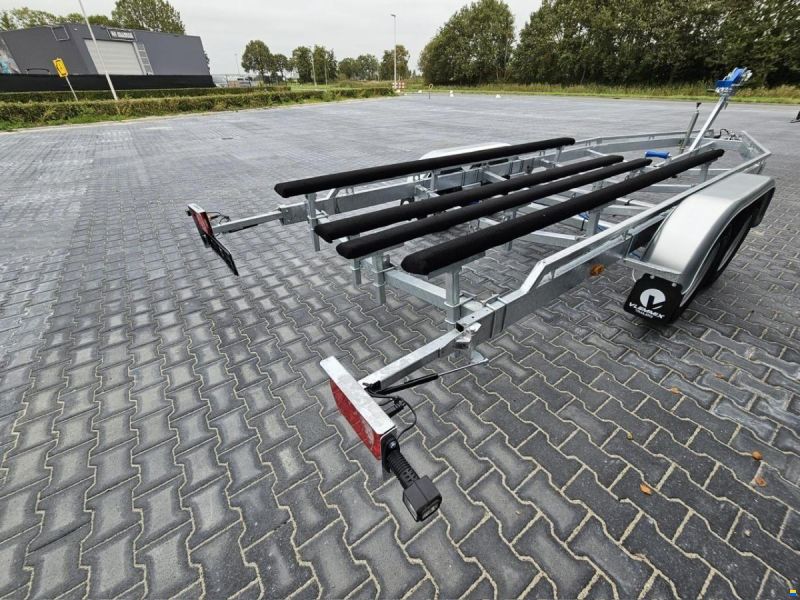 F 2700 kg. Balken trailer met Wegklapbar