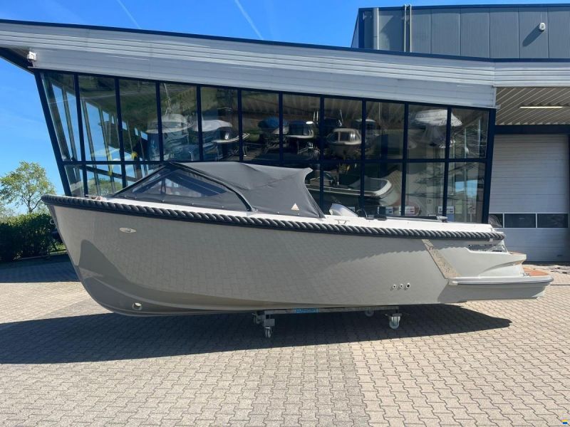 Oud Huijzer 740 Tender