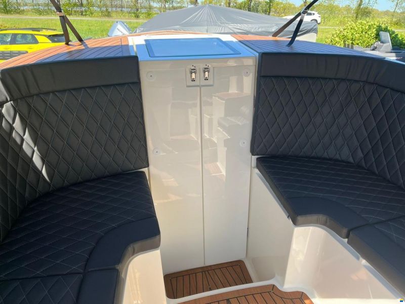 Oud Huijzer 740 Tender