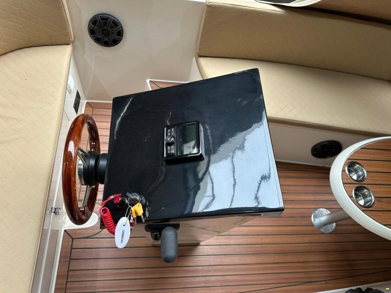 Lago Amore 595 Tender