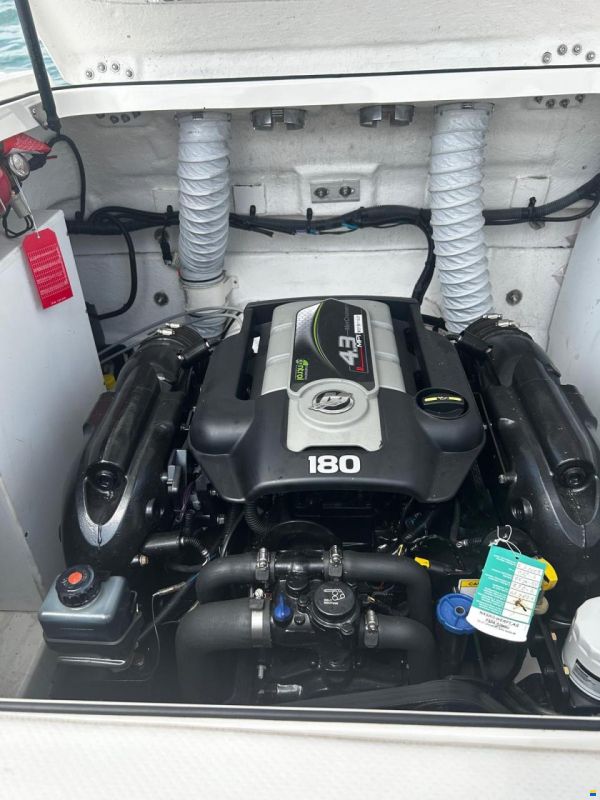 Bayliner VR5