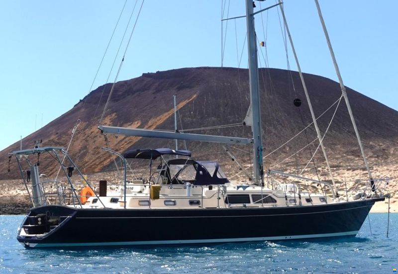 Island Packet 485