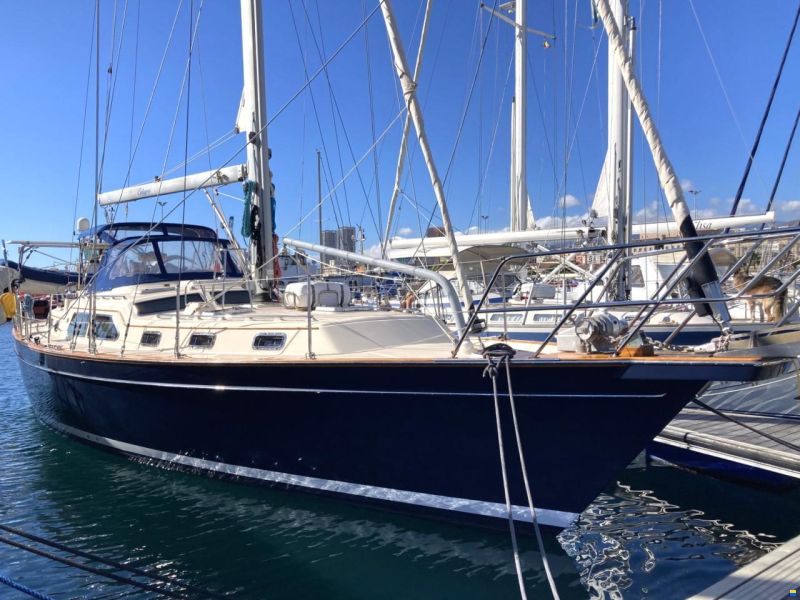 Island Packet 485