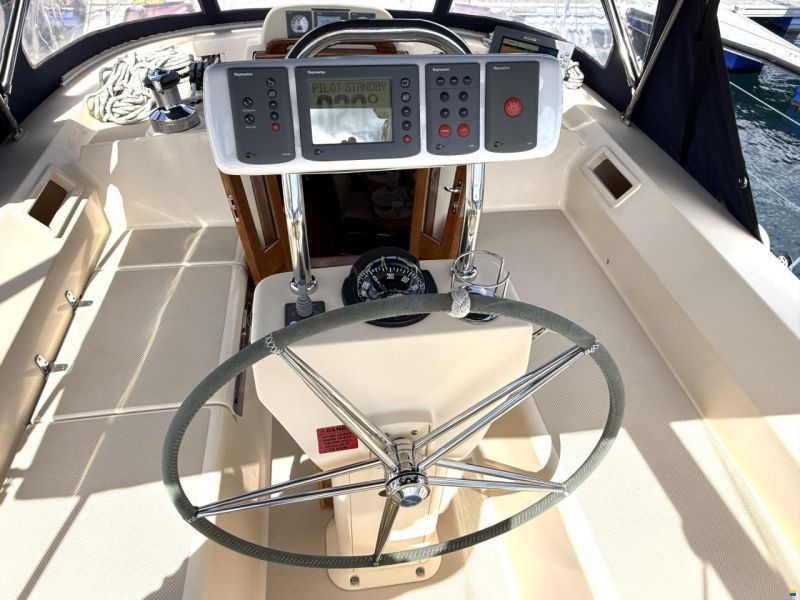 Island Packet 485