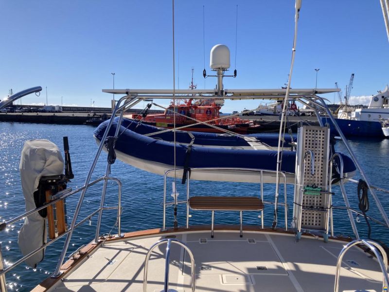 Island Packet 485