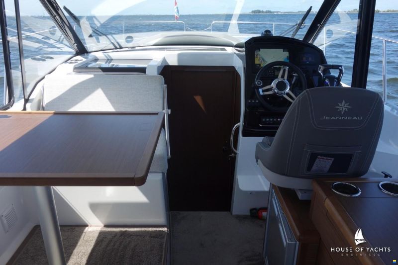Jeanneau Merry Fisher 895