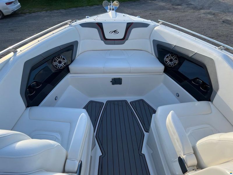 Monterey 328 Super Sport